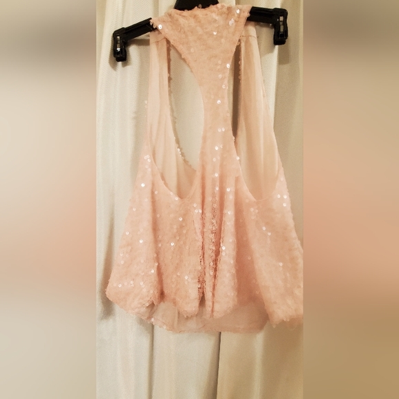 KARISS Women's pink sequence halter top used - Picture 2 of 7